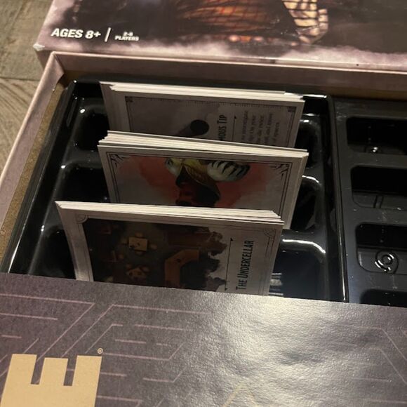 USAopoly Clue Dungeons & Dragons Classic Mystery Game - Picture 3 of 5
